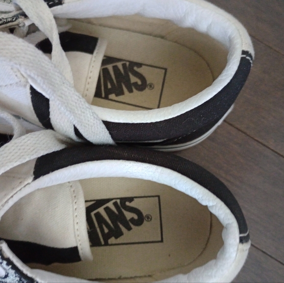 Boys Vans Shoes - Picture 2 of 6